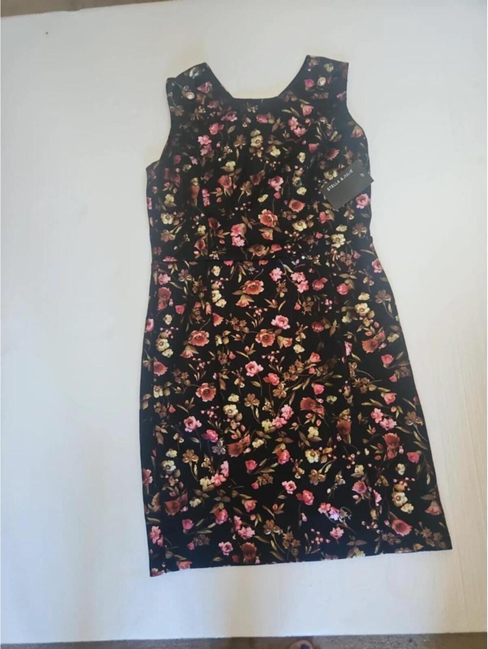 Dress - Picture 3 of 4